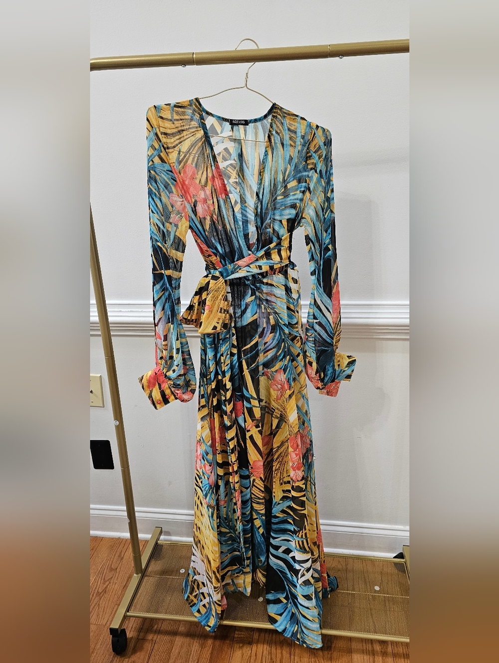 Deep V Neck Tropical Print Maxi Dress Long Sleeve Tie Waist Size L (Runs Small)